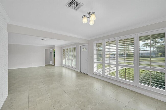 Foto del edificio - 211 SE 9th Ct