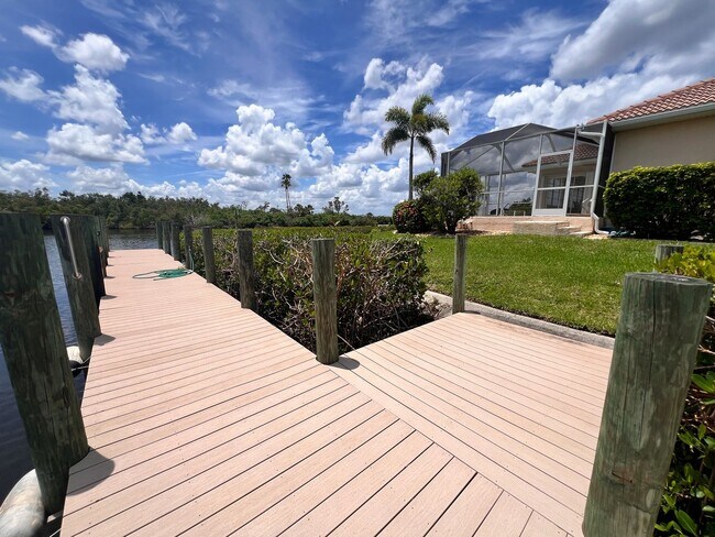 Foto del edificio - FURNISHED - ANNUAL OR SEASONAL WATERFRONT ...