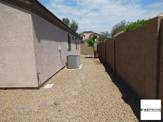 Foto del edificio - 2421 W Ellis St