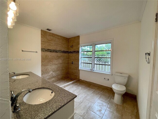 Foto del edificio - 820 SE 12th St