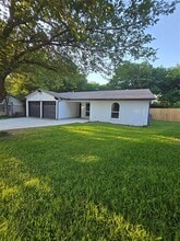 Building Photo - 715 N Deerfield Cir
