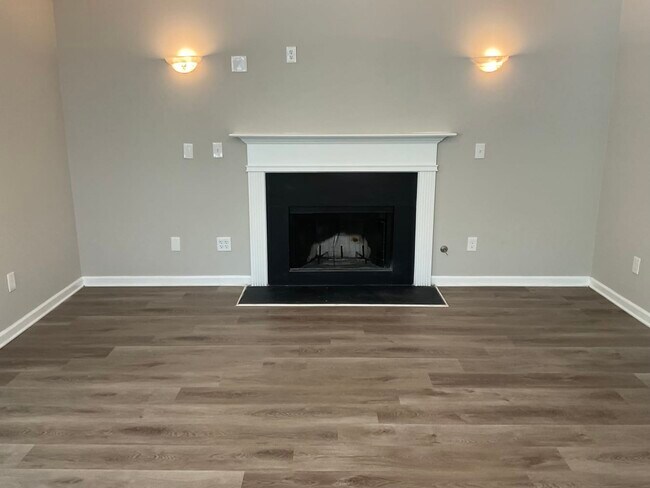 Building Photo - 241 Edison Dr