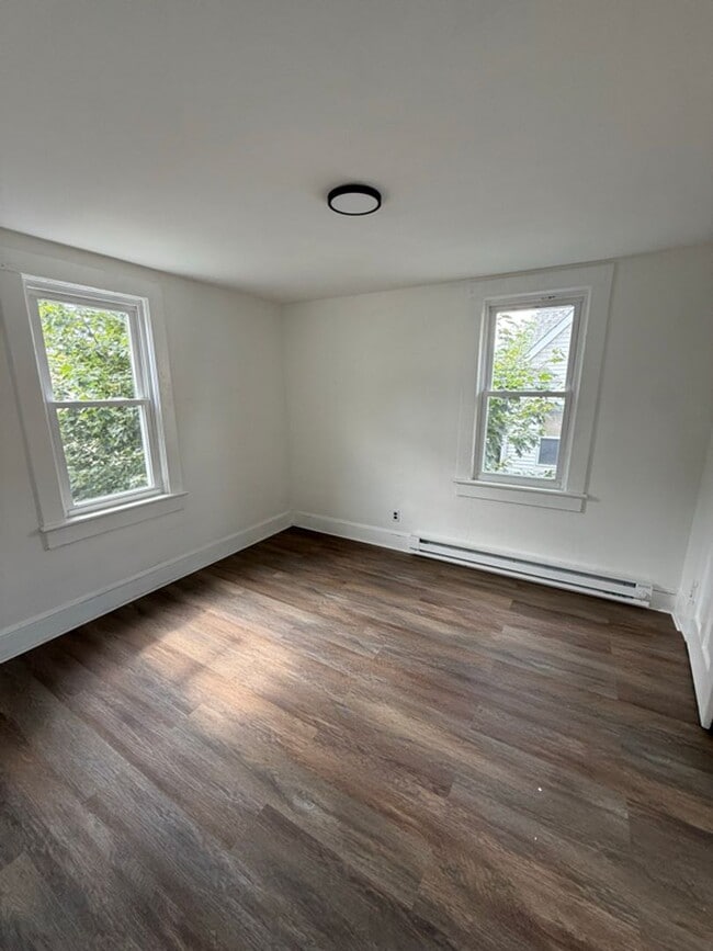 Building Photo - 1608 E Gibson St