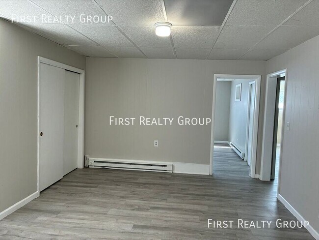 Building Photo - 129 S Main St