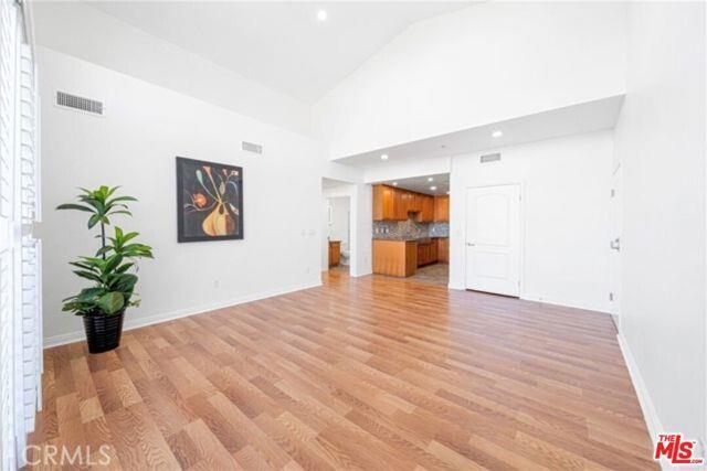 Foto del edificio - 6800 Corbin Ave