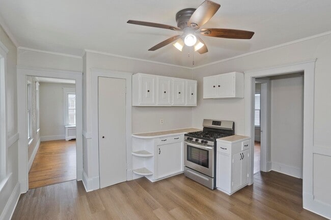 Photo - 111-115 Groveland St Apartment