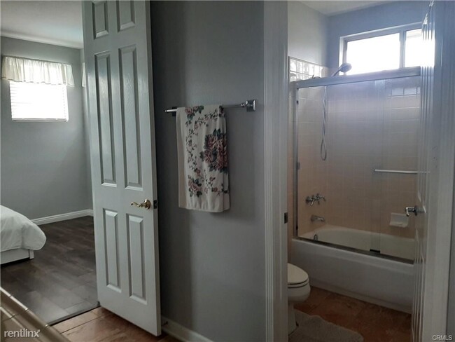 Building Photo - 4 br, 2.5 bath House - 6885 Cambria Cove Cir