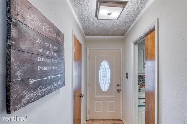 Building Photo - 4 br, 3 bath House - 209 Chisholm Trail