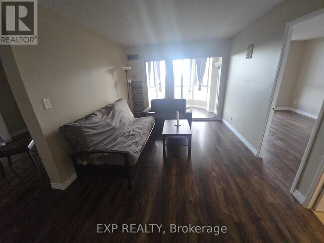 Photo du bâtiment - 145-2145 Hillcrest Ave