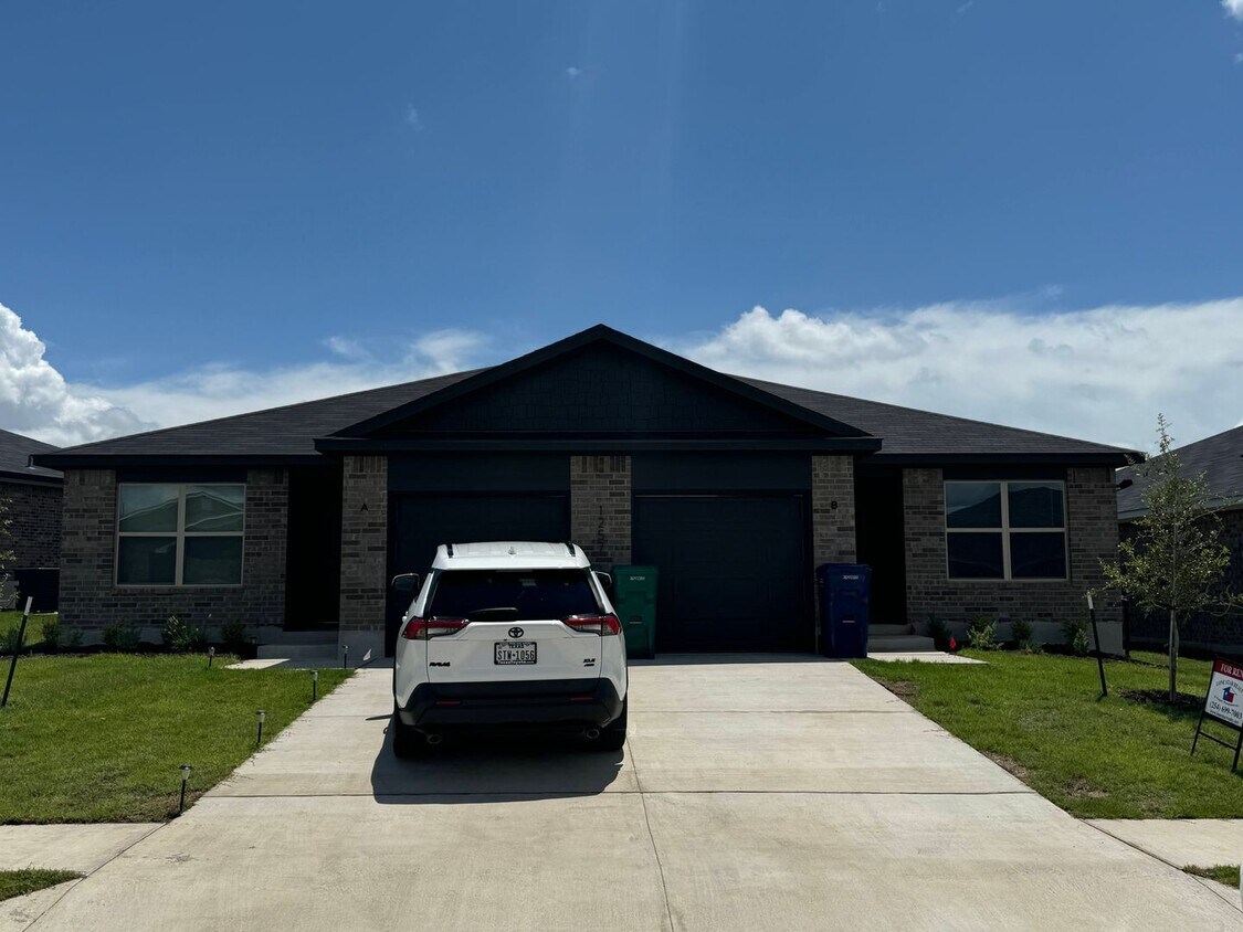 Primary Photo - 1257 Lehmann Dr