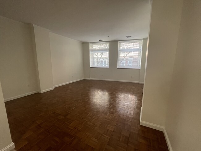 Foto del edificio - 300 Commercial St