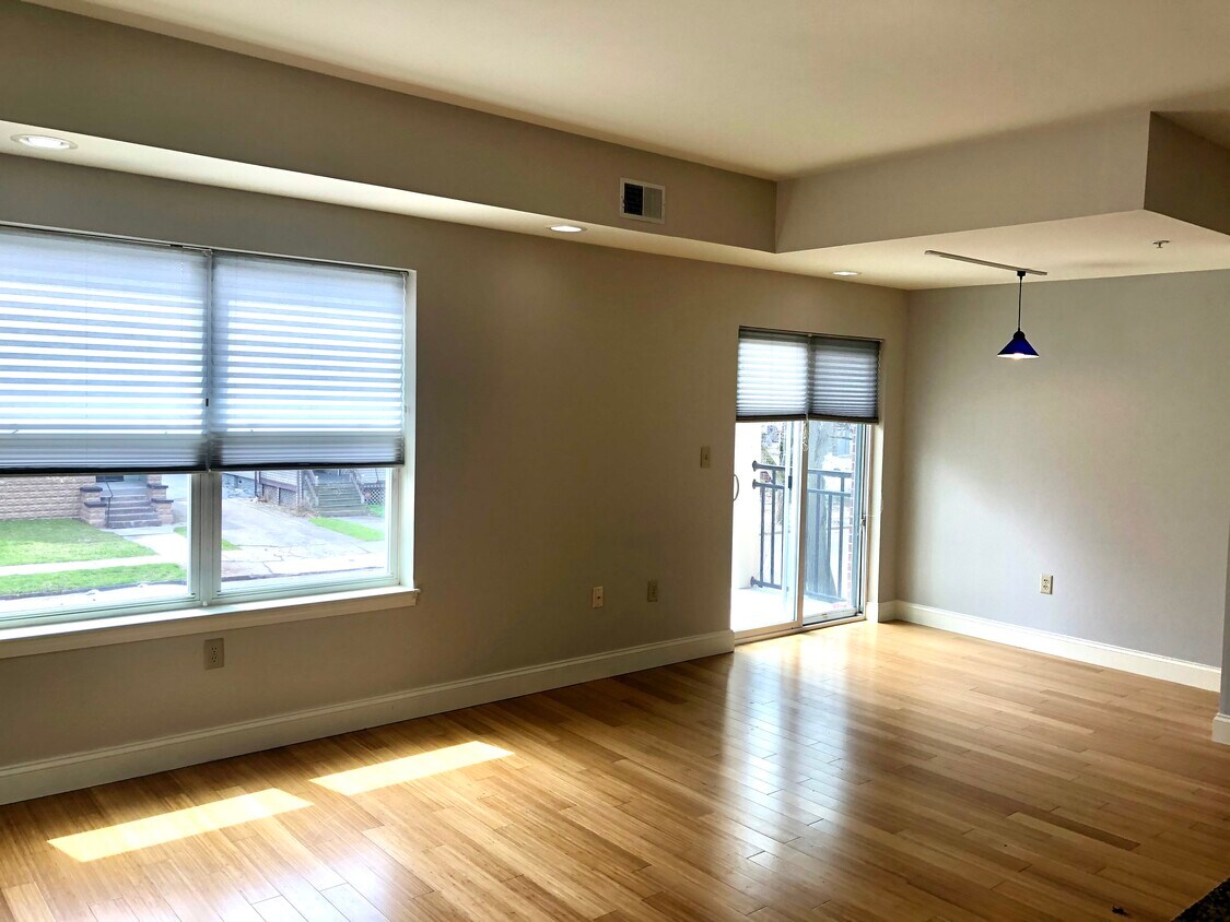 Foto principal - 305 W Utica St