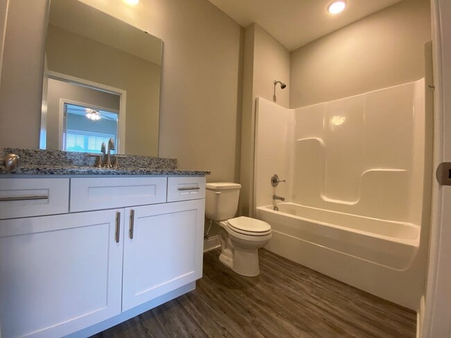 Building Photo - Hillview Place Apartments
