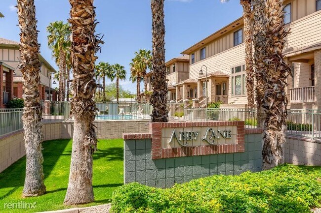 Foto del edificio - 3 br, 3 bath Townhome - 778 S Beck Ave