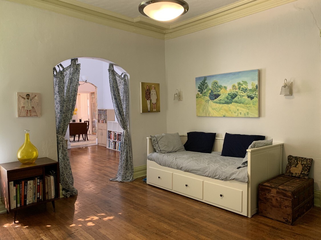 Living Room - 933 Calumet St