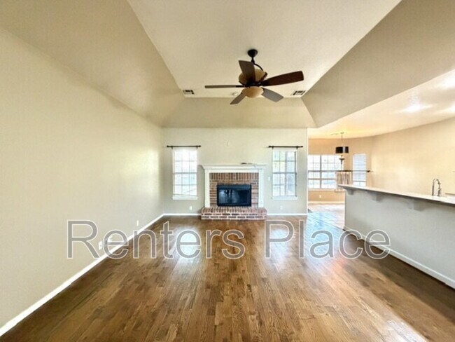 Foto del edificio - 204 N Magnolia Ct