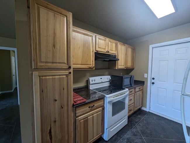 Building Photo - 2 Bed/ 2 Bath Home in Sulphur Rock