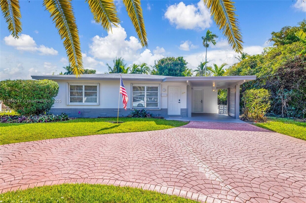 Foto principal - 2020 NW 33rd Ct