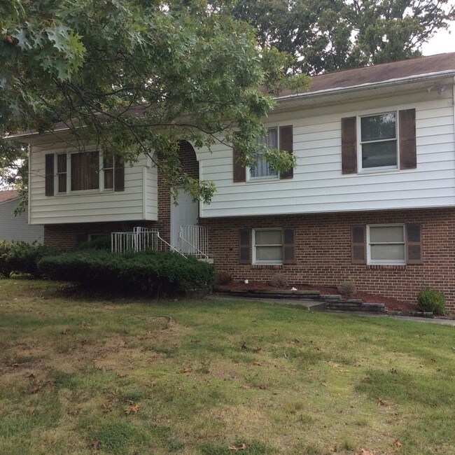 Building Photo - 15517 Bealle Hill Road, Accokeek, MD 20607