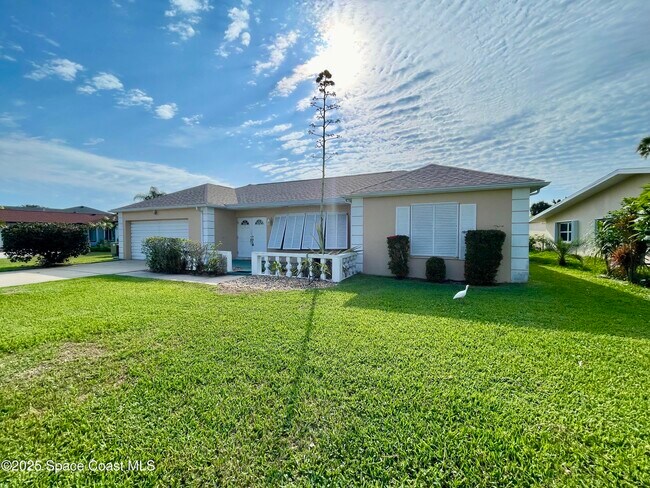 Building Photo - 48 Country Club Rd