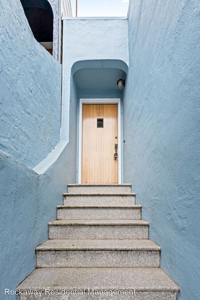 Foto del edificio - 3 br, 1 bath House - 1559 Funston Ave.