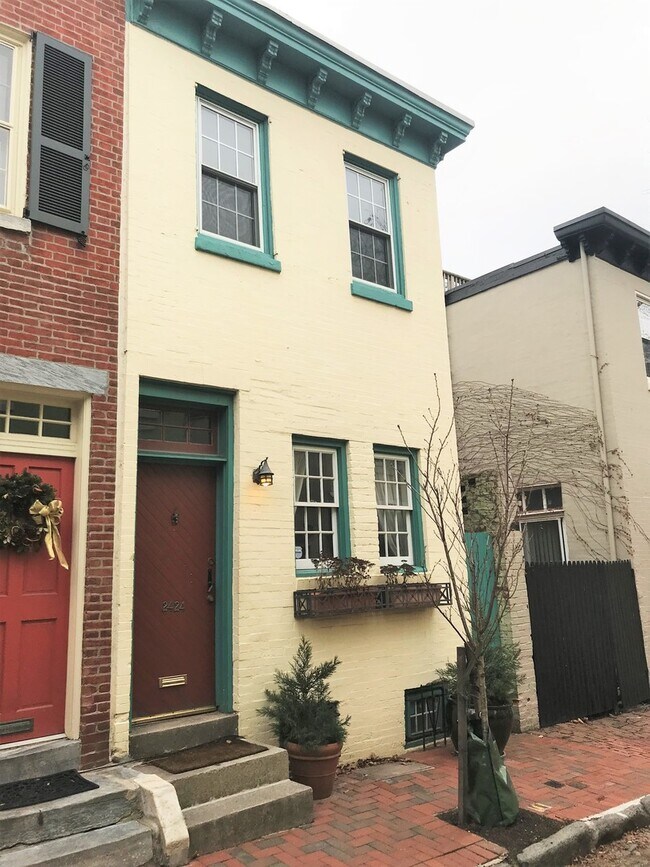 Photo - Spectacular 2-Bedroom End of Row Townhome ...