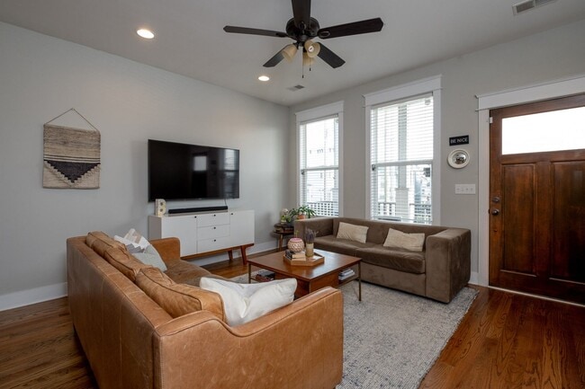 Foto del edificio - 1811B 6th Ave N