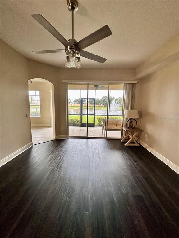 Foto del edificio - 8365 Miramar Way