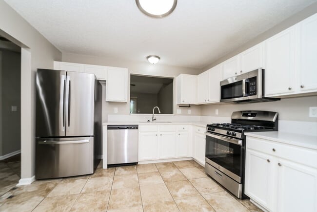 Building Photo - 11166 Willesdon Dr S