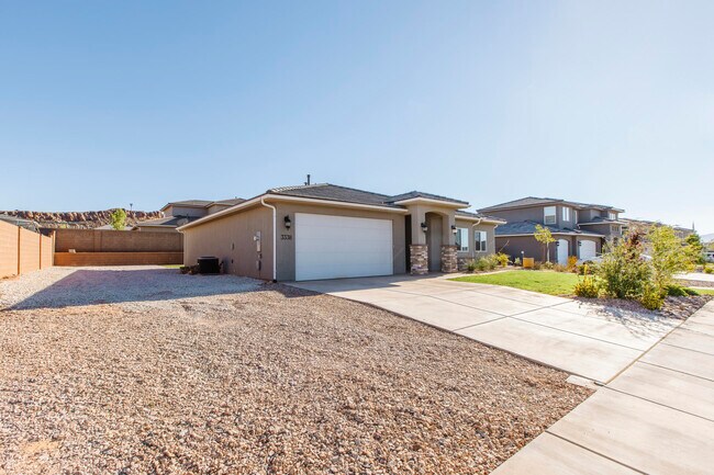 Building Photo - 3338 E Crimson Ridge Dr