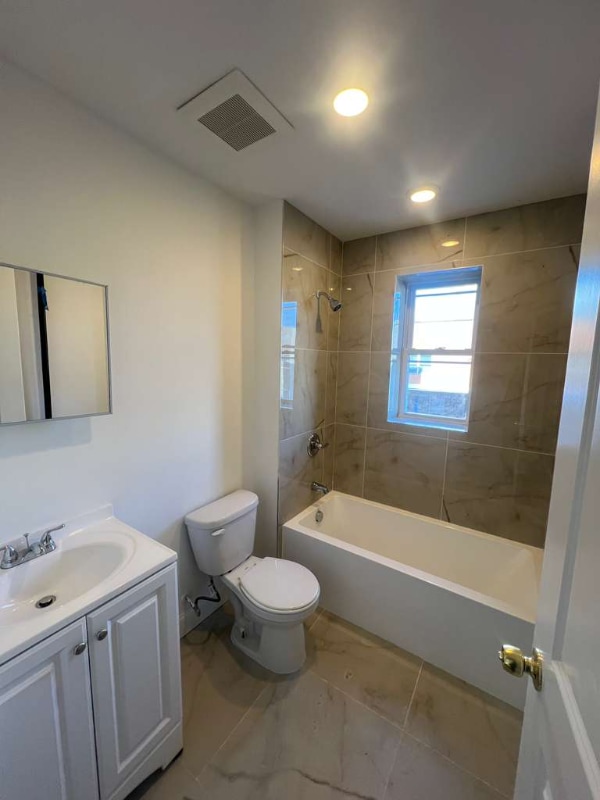 Building Photo - 559 Broadway