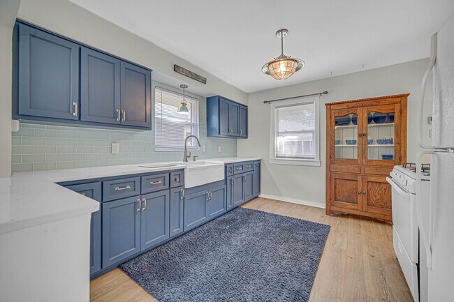 Foto del edificio - Charming Custom Home in Miller Beach!