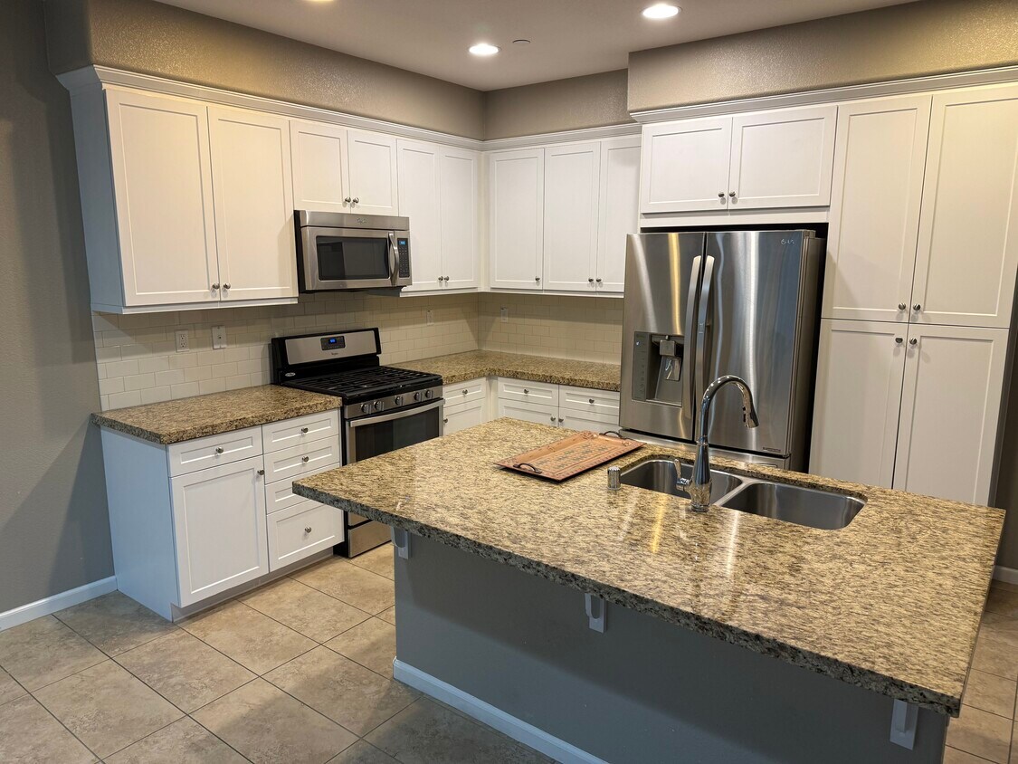 Foto principal - 305 MacArthur Way