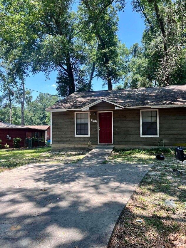Primary Photo - 5674 Lumberjack Ln