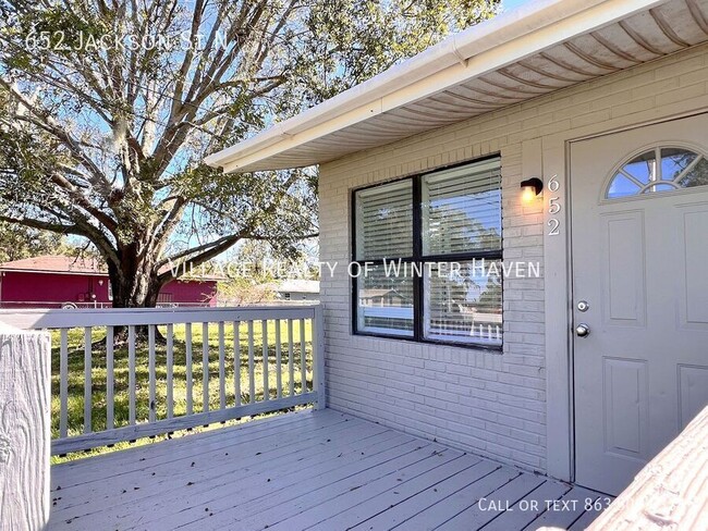 Building Photo - 3 Bedroom Charming Home in Eagle Lake, FL