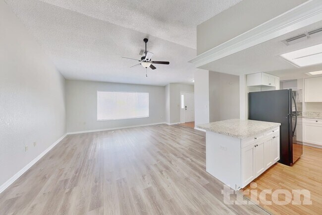 Foto del edificio - 4424 Ohara St