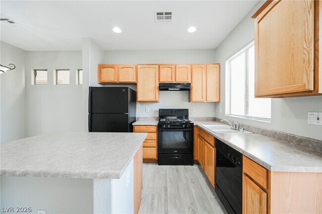 Foto del edificio - 8212 Strawberry Spring St