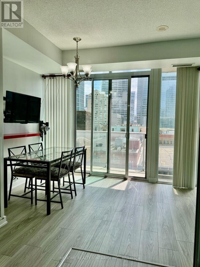 Photo du bâtiment - 126-1126 Simcoe St