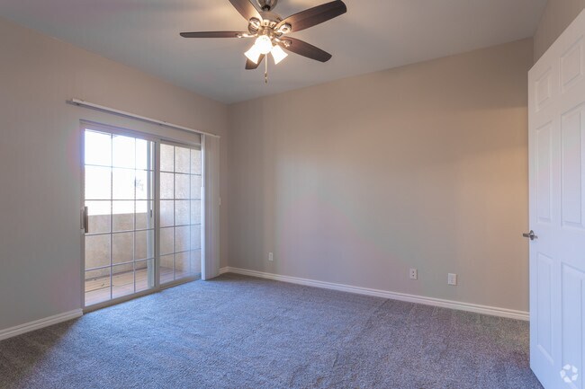 2HAB, 2BA - Renovado - 1,082 ft² - The Resort at University Park