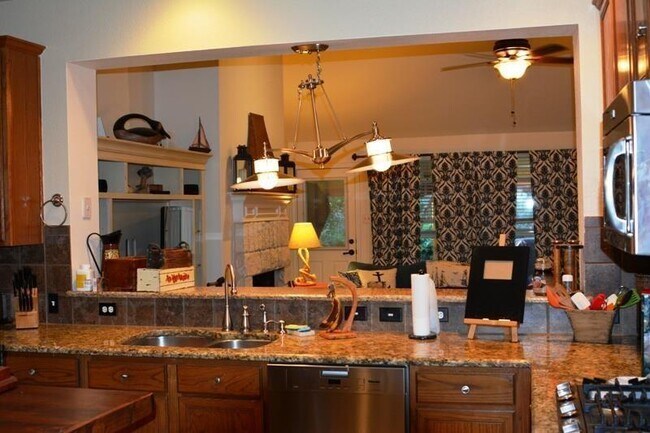 Building Photo - 1706 Muledeer Run