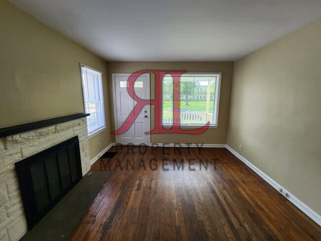Building Photo - 416 S Weyant Ave