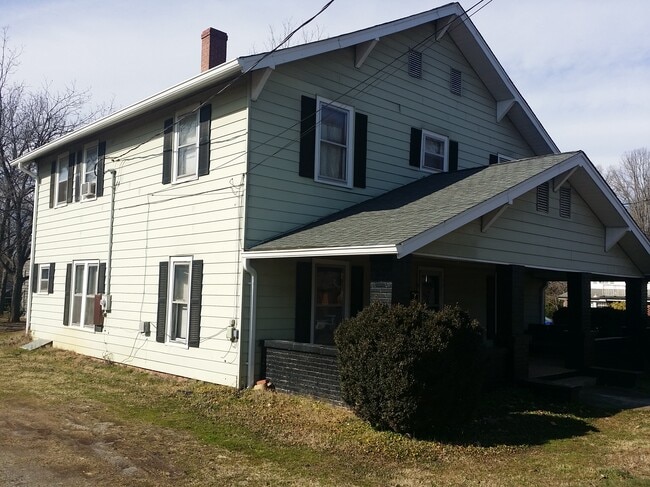 Building Photo - 131 1st Ave N