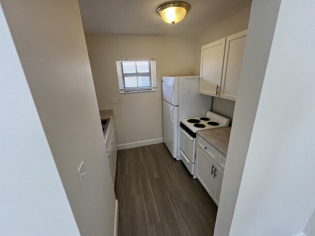 Foto del edificio - 1150 W Blue Heron Blvd