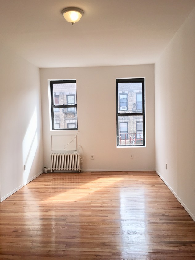 Foto principal - 325 E 75th St