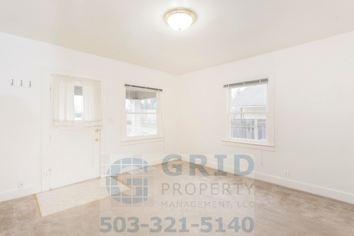 Primary Photo - Craftsman Bungalow Available in Kenton Area