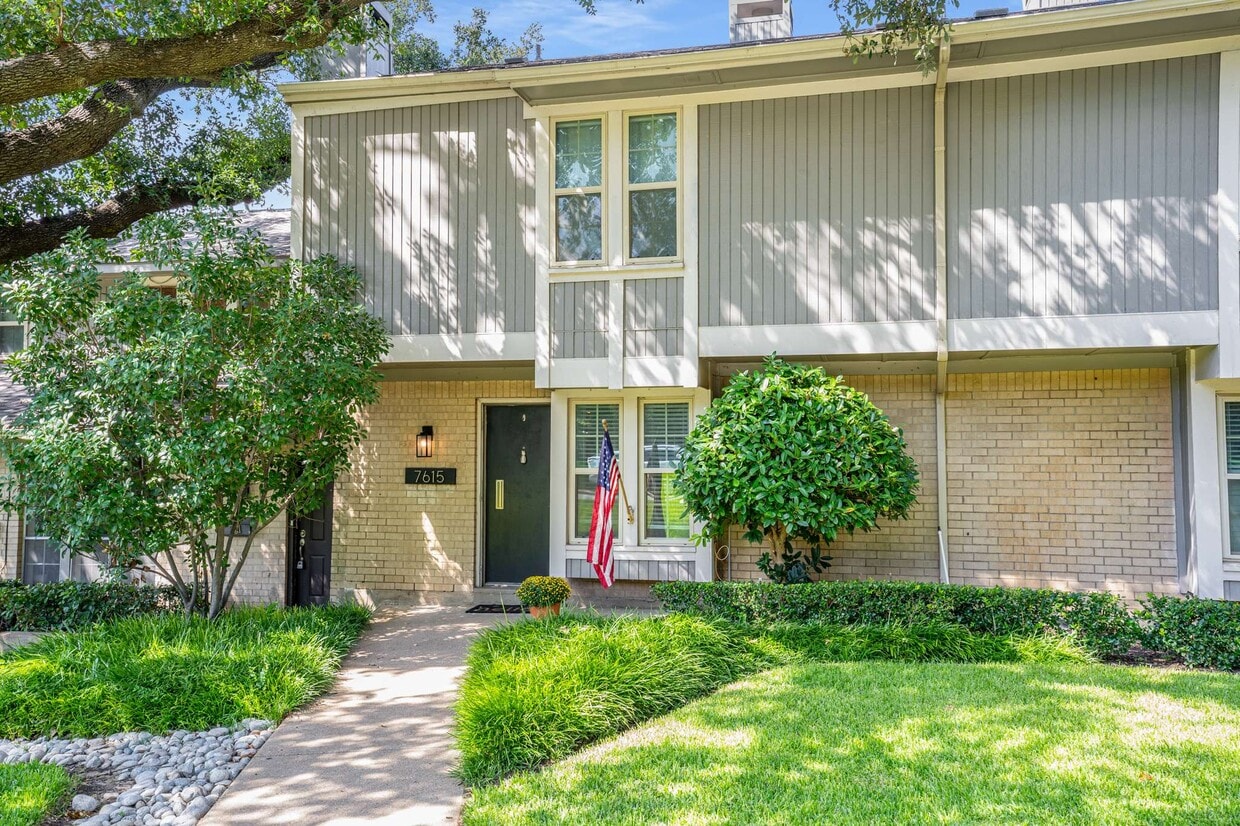 Primary Photo - 7615 Woodthrush Dr