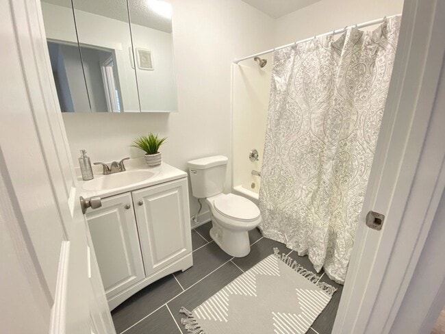 Interior Photo - Magnolia Park