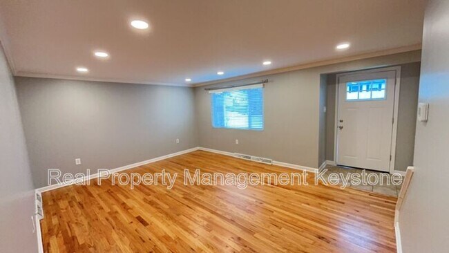 Foto del edificio - 575 Sautter Dr