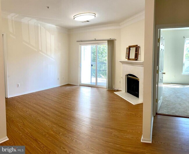 Foto del edificio - 1580 Spring Gate Dr.