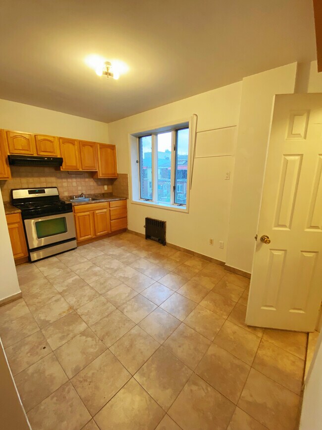 Foto del edificio - 1441 W 9th St